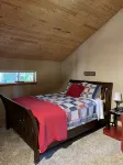 Welcome to Our Mountain Paradise in Pineloch Sun above Lake CLE Elum..