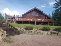 Rustic 2 Bedroom Cabin, 2 Baths,  Sleeps 4, 2 Minutes From West Glacier - Alphydda