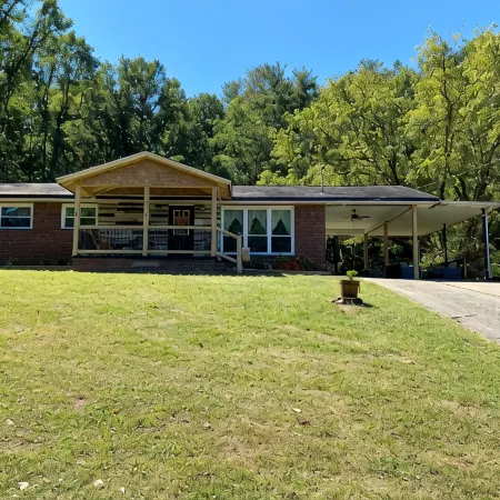 Beautiful Mountain View’s and Located on several acres for privacy