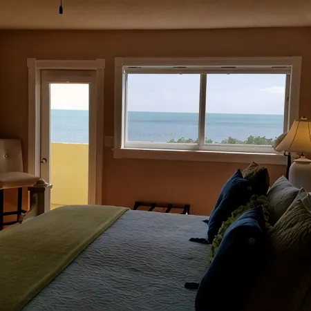 Spectacular Oceanfront Views , Free Wifi, HD Smart TV'S, Summer Special Rates