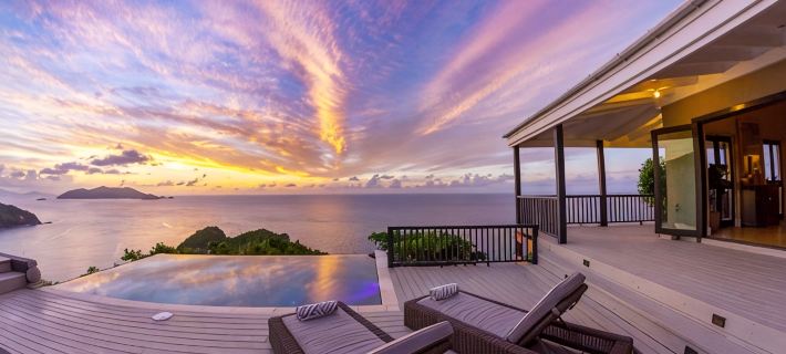 Stylish, Secluded Villa with Pool, Hot tub and Stunning Views Hotele w: Tortola