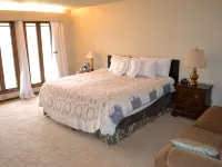 Riverfront, golf course retreat with pool! Hotels in Sharp County