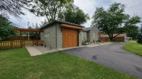 Clean & Spacious Cottage – Close to Campus!