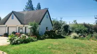 Little Castle Pool, Hot Tub, Napa, Sonoma, San Francisco