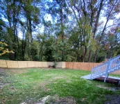 Modern 3-bedroom house, TV each room,big fence yard, Pet stay free, Lighted Deck