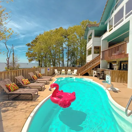 Waterfront, Stunning Views + Pool + Kayaks! Pet Friendly!