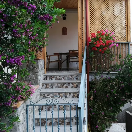 Stunning home with private parking included and views of Positano