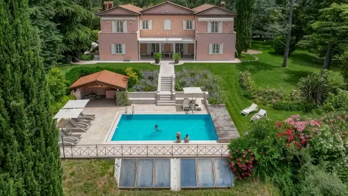 Luxury &  Chic Rental Villa Lake Garda Lazise. Lake view and swimming pool