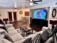 Amazing and Cozy King-Queen Bed Suites w/RV Parking - Gym