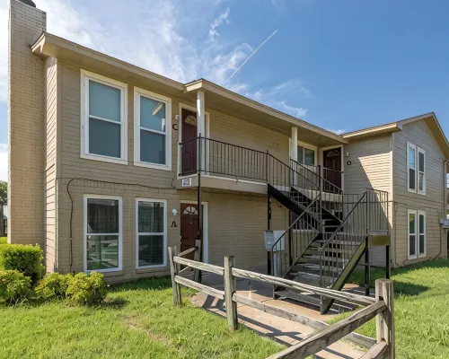 Entire 2 bedroom unit downstairs, family owned. Hotels in Midlothian