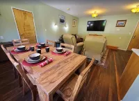 {Forget-Me-Not Inn} Alaskan Vacation Rental (Bear Suite)