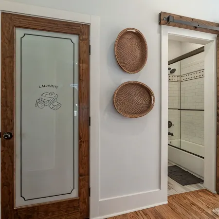 Private Pool & Hot-tub! Walk Downtown; Large Porch; King Beds; Spacious