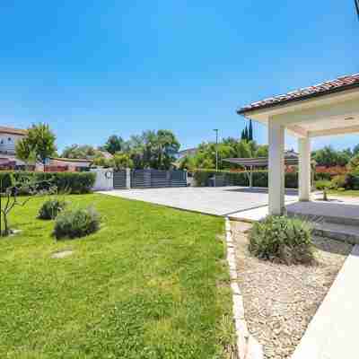 New villa Maris with private pool just 500m from beach Hotel Exterior
