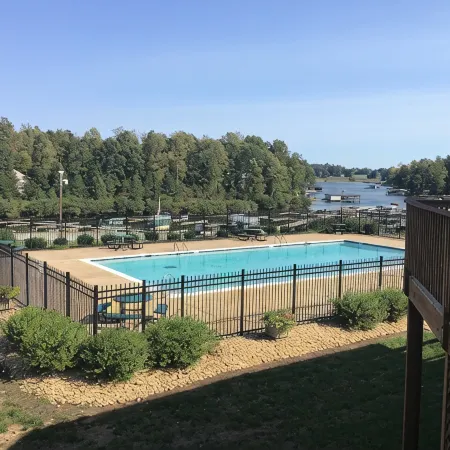 Enjoy lake life FREE kayak and canoes. Relax at this family friendly lake house.