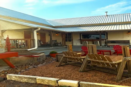 Historic Farm Stay, Star Gazing, Antique Shopping, Pet Friendly! - 3 estrellas
