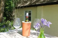Inclusive, child-friendly, dogs welcome, garden area, near pubs/river/golf