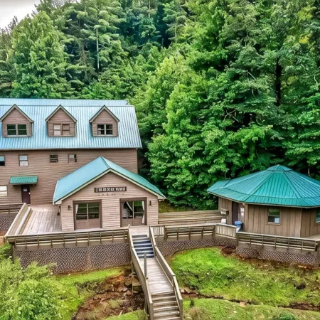 DeerWoodsLodge • Hot Tub • Fire Pit-Arcade-Family Fun-Retreats