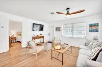 Peaceful Villa, 3.3 mi to the Beach & Big Parking - ヴィラ