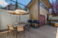 Luxury Amenities- Steps to Mtn- 2 Hot Tubs- Pool/Ping Pong Table-Massage Chair