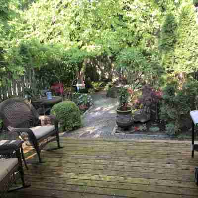 Einstein Lounge in Downtown - 2 BR w Loft and Fenced Yard Hotel Exterior