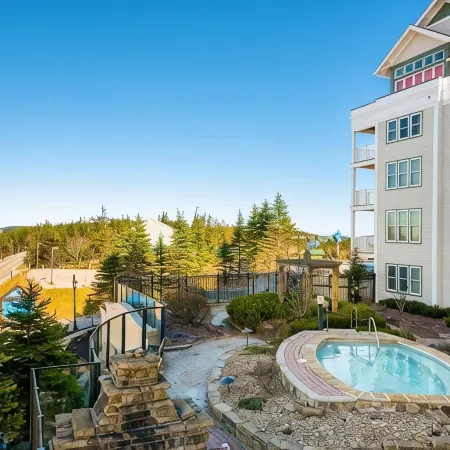 Seneca Lodge in Snowshoe Village - Steps to Ski Slopes