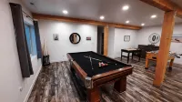 8 Bedroom, 4 Bath, 15 Beds, 4K square feet of space