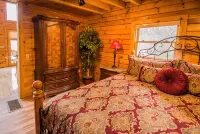 ✧ Majestic Cabin - KING bed - NO CLEANING FEE!