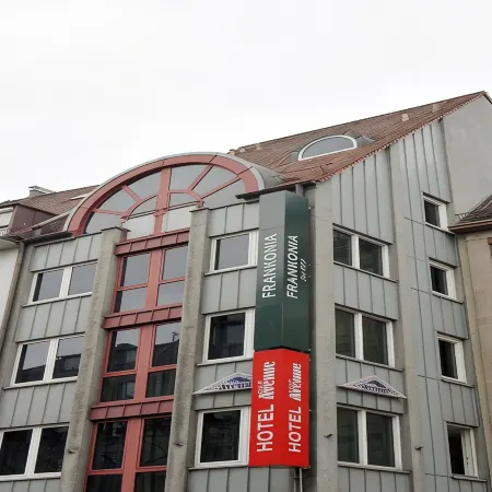 Avenue Hotel