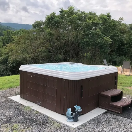 Bear Mountain Lodge Shenandoah Mountains Skyline Drive / Front Royal (hottub)<br>