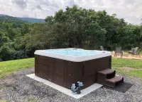Bear Mountain Lodge Shenandoah Mountains Skyline Drive / Front Royal (hottub)<br> - Hytter