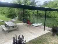 Cute cabin overlooking Spring Creek
