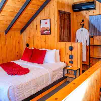Romantic Arenal Volcano Cabin – Couples’ Retreat w/ Private Hot Tub & Pool Rooms