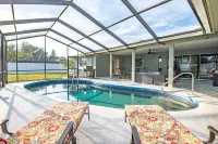 4Br Private Pool Home, Screened Lanai, & 3mi to Srq Airport - Uima-altaat