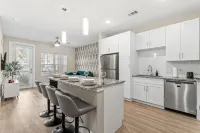 Pinnacle Apartments W Amenties by Heavenly Homes - Homestays
