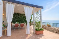 Villa Carlotta - Relax near the sea - 2-Star