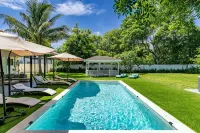 Casa Bella - 5 BR Villa in Miami with Pool, Mini-Golf, Basketball+ - Pools