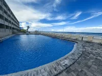 Oceanview Daytona Beach Studio • Off Duty Mermaid • Pool, Sleeps 4