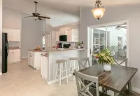 🍹🌞Relaxing Heated Pool!Beautiful Patio,Pet Friendly,Fenced Area, Near Beaches! - 4-Star