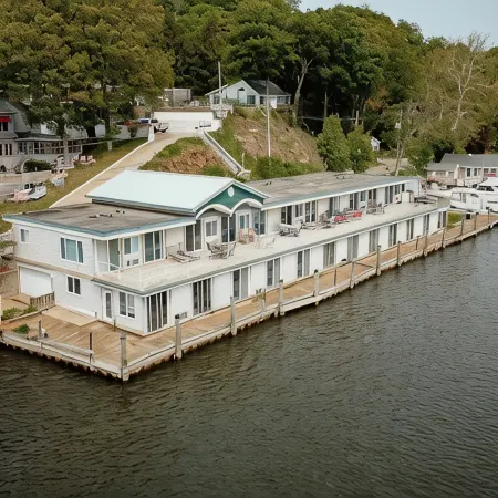 Saugatuck Couples Waterfront Condo. Beach,Hike, Boat, Kayak, Outdoor Heated Pool