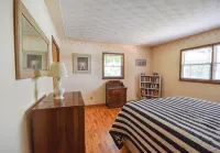 Rustic Hills Retreat...a scenic home on beautiful lake front property. - 3-Star