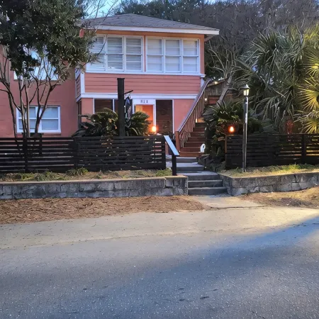 Cooper Flats-Upstairs - 2 Blocks to the Beach & to Downtown FB, Extraordinary!