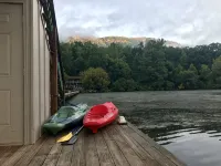 Tennessee River Bed and Breakfast Retreat! Lakefront! No Fees! - Wi-Fi