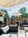 Quincy Estate 5BR/3BA for Family Stays with Fireplace Park Views & Parking - شرفة