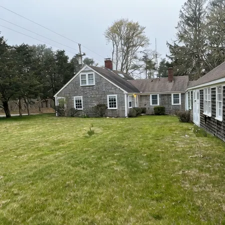 Country Farmhouse, Old Vineyard, Central AC, 2 King Beds.