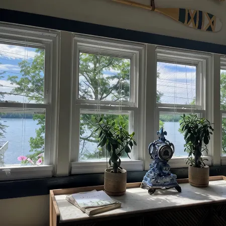 Cozy 2br cottage with firepit, long lake views, lake access and shady/sunny dock