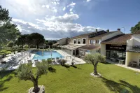 Le Domaine des Oliviers - Pools