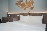 Good Designed and Cozy Studio at Sky House BSD Apartment By Travelio - Gym