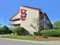 Super 8 by Wyndham Deerfield - Northbrook Hotels in Deerfield
