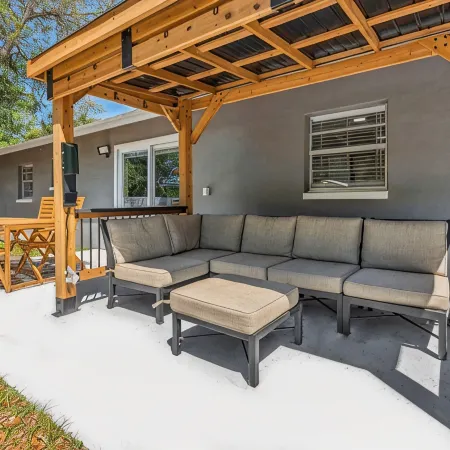Charming 3Bed House in Crystal River, 5 min to Boat ramp Sleeps 8