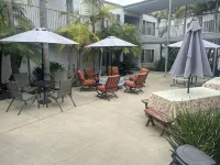Welcoming One Bedroom Ground Floor condo with WiFi in charming Carpinteria